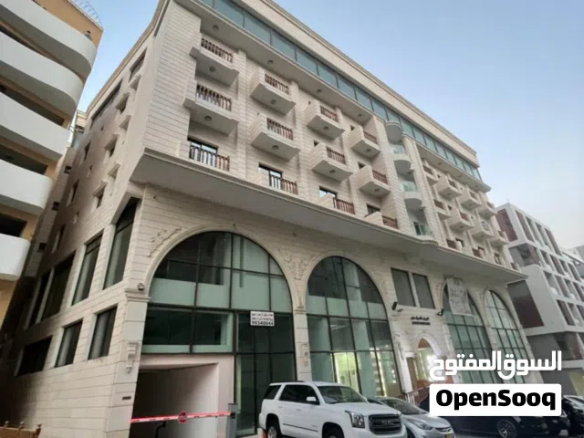 بناية :حمراء كلاسيك هوم  الموقع :القرم  السيح المالح   مقابل ميناء الفحل