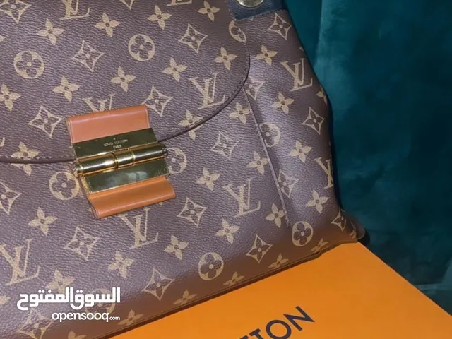 Louis Vuitton Hand Bags for sale  in Abu Dhabi