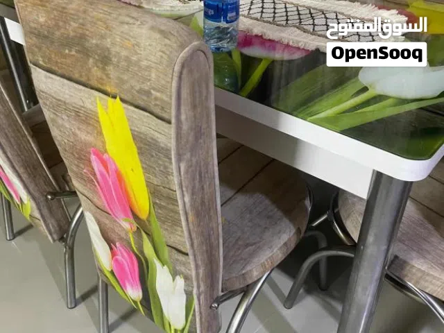 طاولة سفرة 6 مقاعد مستعمل فترة قصيرة