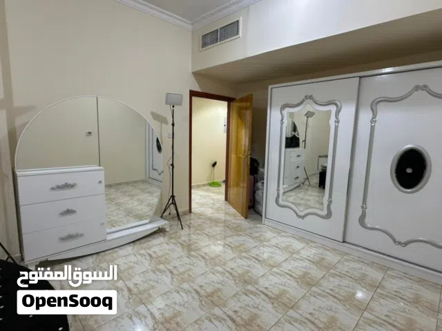 غرفه نوم وكنب للبيع المستعجل نضيييف اخو الجديد ماكمل شهر