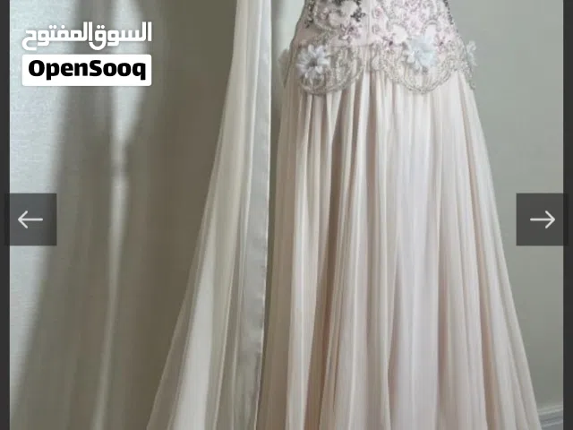 للبيع فستان من chic dresses