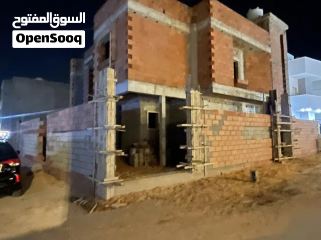 345 m2 5 Bedrooms Villa for Sale in Tripoli Al-Serraj