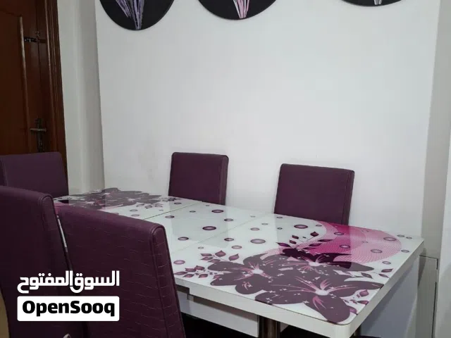 طاوله سفرة بحاله ممتازة للبيع