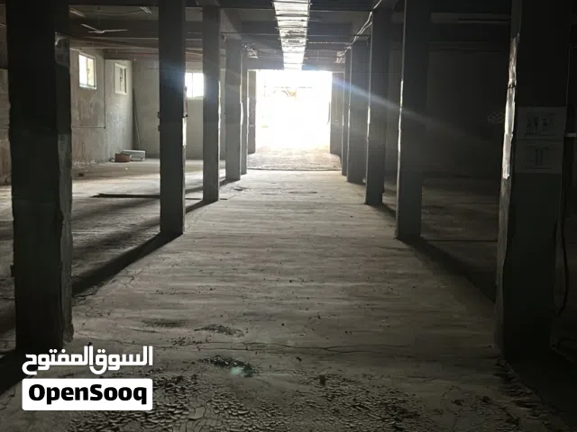 للايجار سرداب مرخص في الشويخ الصناعية 1400 متر