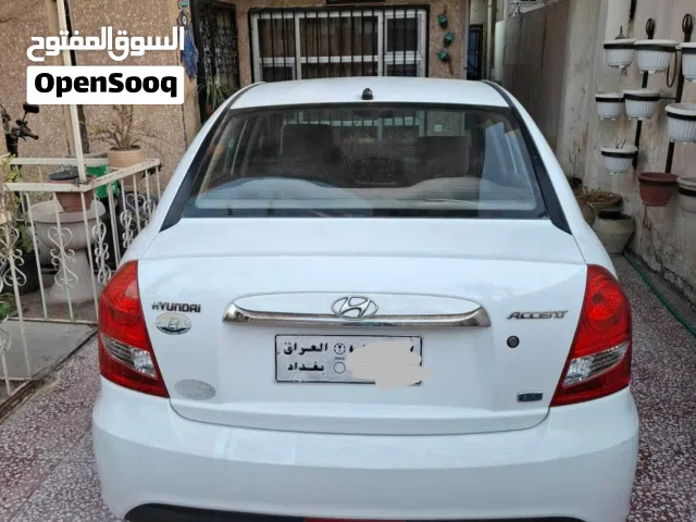 2011 Hyundai Accent Standard