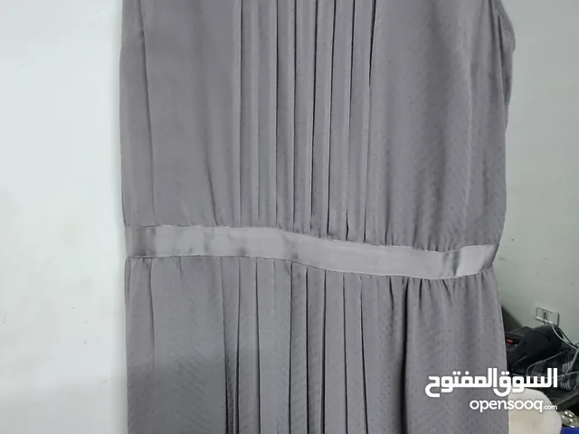 فساتين جميلة للبيع