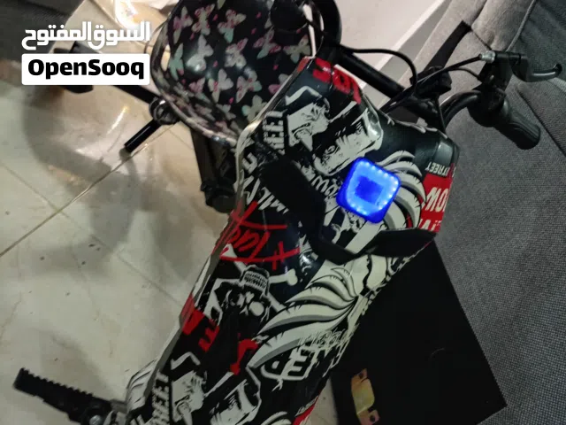 للبيع سكوتر درفت 36 فولت شغال وبحالة فوق الممتازه الحجم الكبير نظيف وشغال
