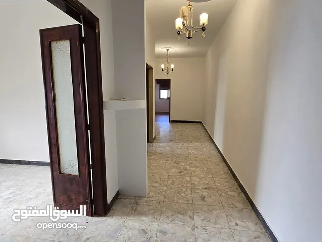 شقة الطابق الثاني زاوية الدهماني قرب الخارجية