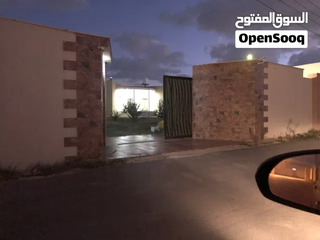 400 m2 5 Bedrooms Villa for Sale in Tripoli Al-Bivio