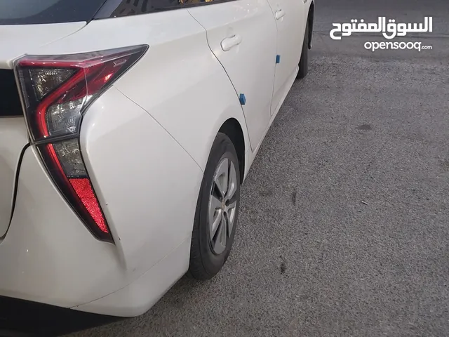 تويوتا بريوس 2017