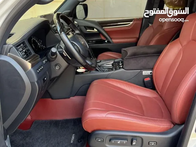 للبيع سيارة لكزسLX570