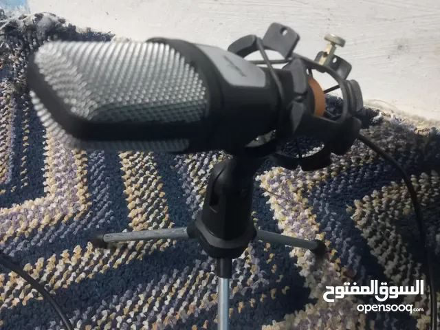 microphone with tripod and audio cable (whatsapp)