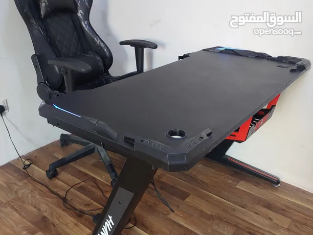 للبيع طاولة وكرسي العاب