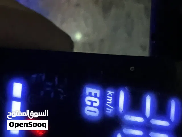 سكوتر شاومي مش خادم ومعاه شحن وفيه عطل بسيط الي هوا زي موضح قدامك في الصورة و عطل بسيط في العجل