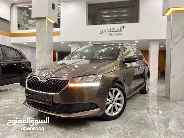 سكودا فابيا اوتوماتيك باللون البني المميز  2020 ترخيص 2019