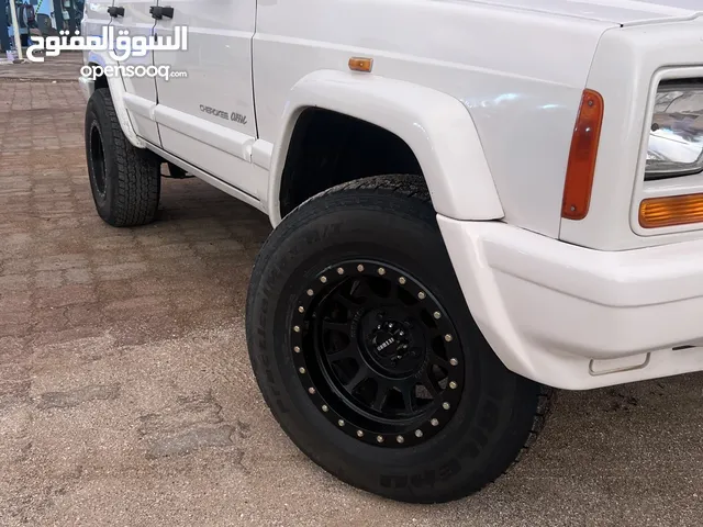 Used Jeep Cherokee in Muscat
