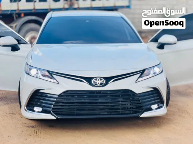 2022 تويوتا كامري LE