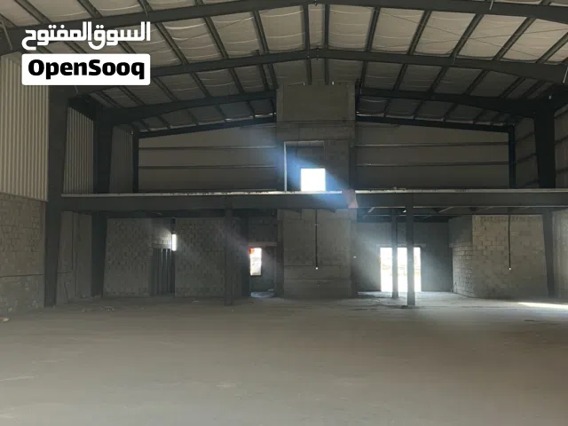 للبيع مخزن في ميناء عبد الله 2000 متر