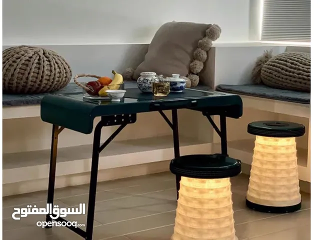 طقم طاولة أنيقة مع كراسي مضيئة LED – تصميم عصري، مثالي للمنزل والمكتب...استمتع بجلسة مريحة.