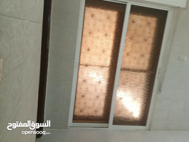 270 m2 More than 6 bedrooms Apartments for Rent in Irbid Iskan Al Mohandeseen