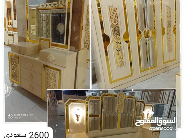يلي معه أثاث مستخدم وحابه تبيعه تتواصل معي