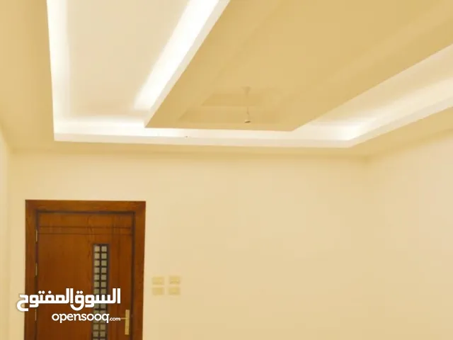 شقة فاخرة للبيع في أم أذينة - قرب أبراج السادس طابق ثالث 165م تشطيب سوبر ديلوكس لم تسكن
