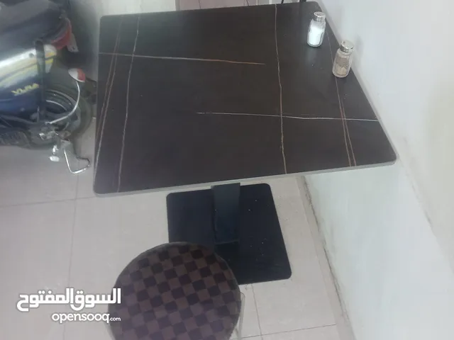 معدات مطعم للبيع بحاله جيده