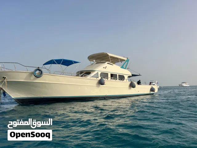 قارب للإيجار طويل الأجل