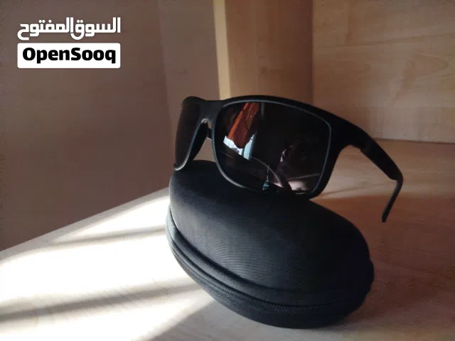 نظارة شمسية تومي هيلفيغر (Tommy Hilfiger) أصلية - بحالة ممتازة