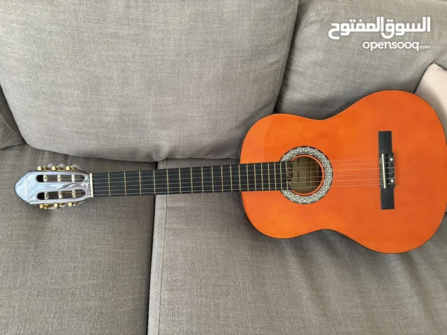 كلاسيك جيتار مستعمل للبيع