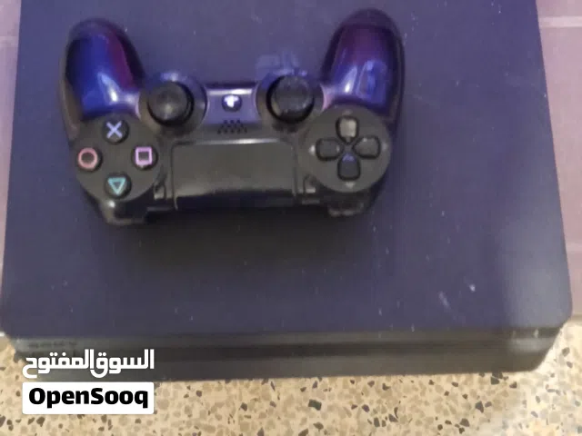بلاي ستيشن 4 slim للبيع مستعمل وبالتجريب ومهكر معه 3ايدين ..
