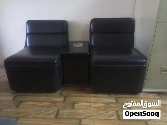 كراسي انتظار جلد اسود للبيع