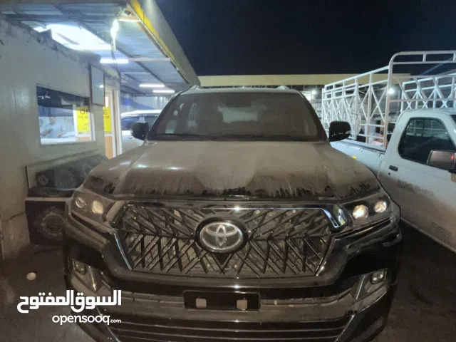 Toyota land cruiser 2010 face lifted 2020