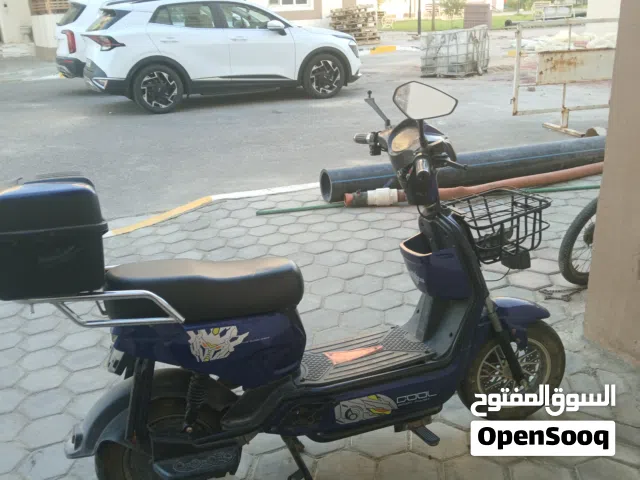 دراجه كهربائيه HVS super E-bike من شركه HVS الصينيه استعمال سنه دراسيه كامله 6 اشهر 400الف وبي مجال