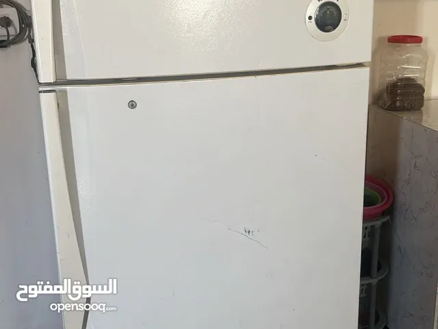 ثلاجة مستعملة للبيع المستعجل