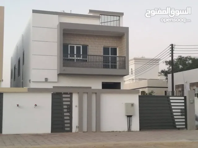327 m2 5 Bedrooms Villa for Rent in Muscat Seeb