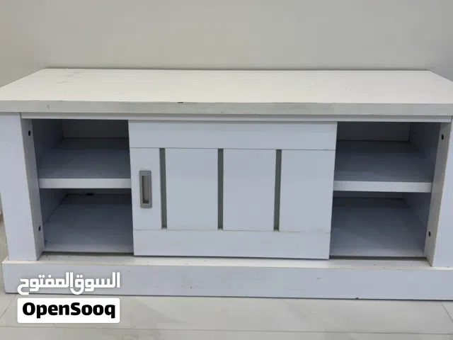 طاولة تلفزيون