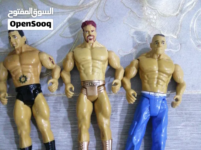 مجسمات مصارعة WWE (جون سينا، باتيستا وآخرين) بحالة ممتازة للبيع