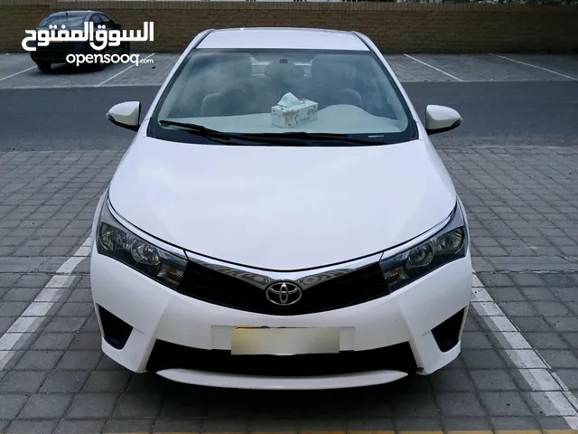 Toyota corolla 2015 oman agency  original paint very neat