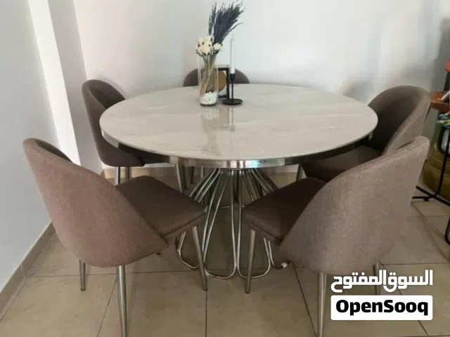 طاولة سفره مع 5 كراسي