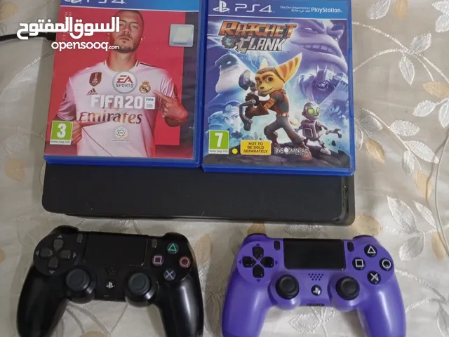 بلايستيشن 4 بلس نظيف و بحاله ممتازه. مع اسطوانتان و ذرعان بلايستيش (fifa20+ Ratchet and clank)