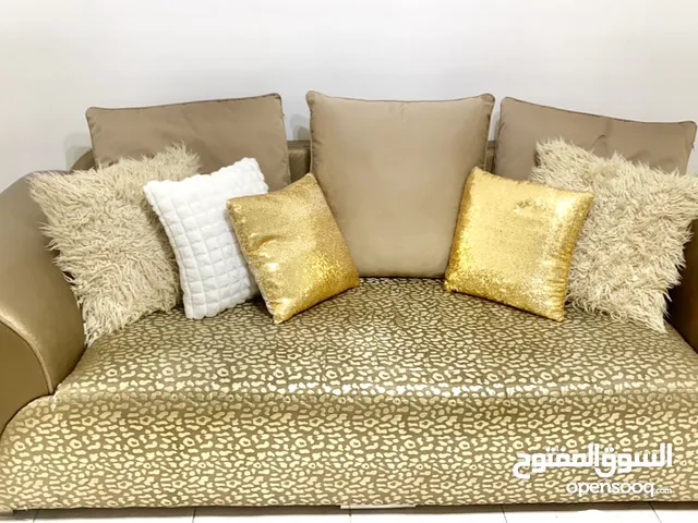 Sofa Set 3+2+2 ( 7 seaters)طقم كنب 7 مقاعد هديه: ستائر