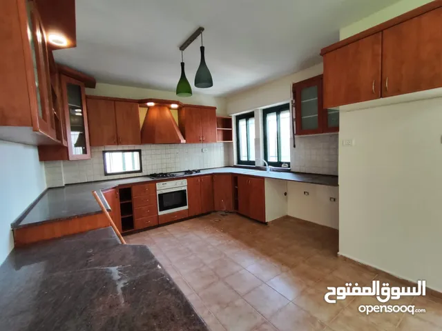 شقة غير مفروشة للإيجار – الطيرة شارع روما