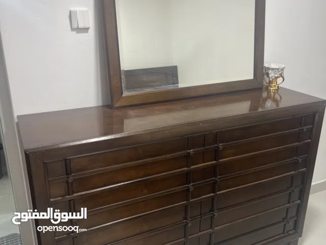 تسريحة تتكون من 8 ادراج مع مرايا كبيرة الجودة ممتازة السعر 800نهائي