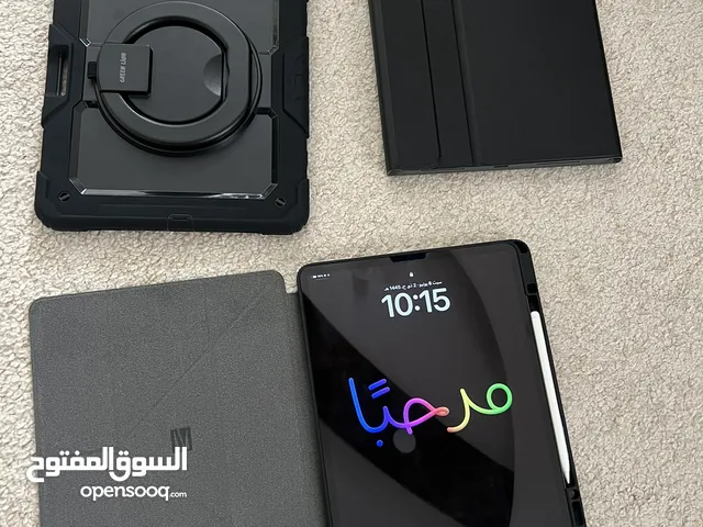 Apple iPad pro 5 128 GB in Al Dakhiliya