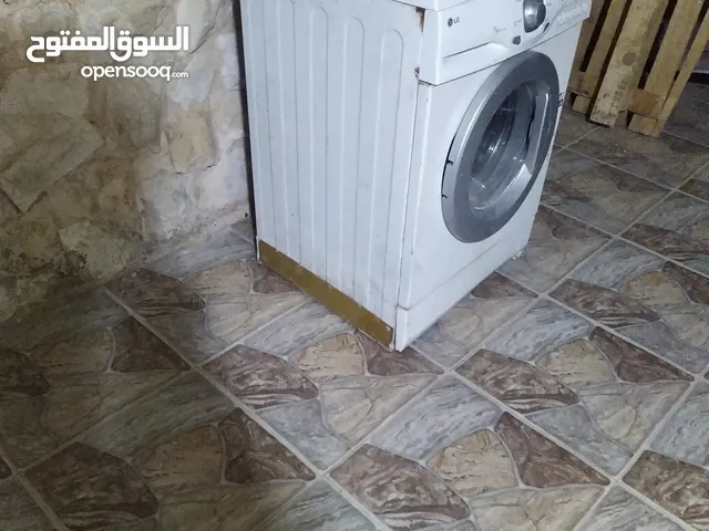 LG 7 - 8 Kg Washing Machines in Mafraq