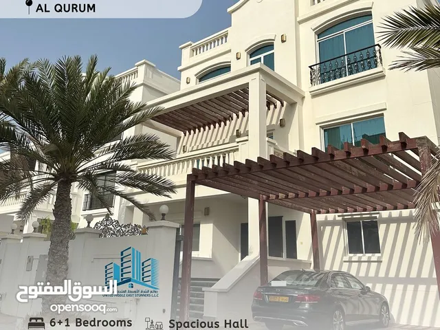 300 m2 More than 6 bedrooms Villa for Rent in Muscat Qurm