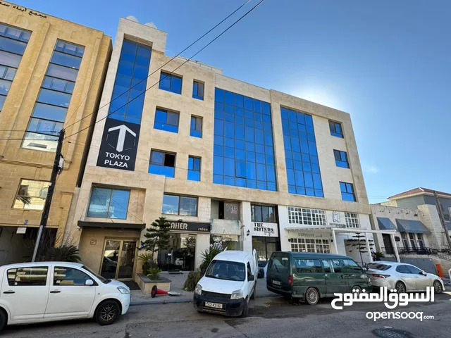 طابق تجاري للايجار في ضاحيه الامير راشد قرب نادي السيارات الملكي