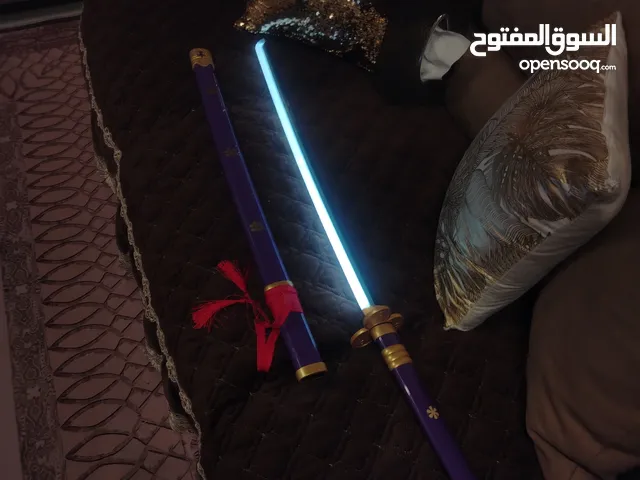 سيف كاتانا مضيء لهواة الأنمي والكوسبلاي – تصميم فاخر وجاهز للعرض