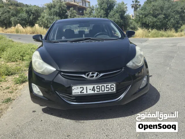 2012 هيونداي افانتي Standard